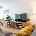 Nice Bright Apartment Near The Sea And The Marina